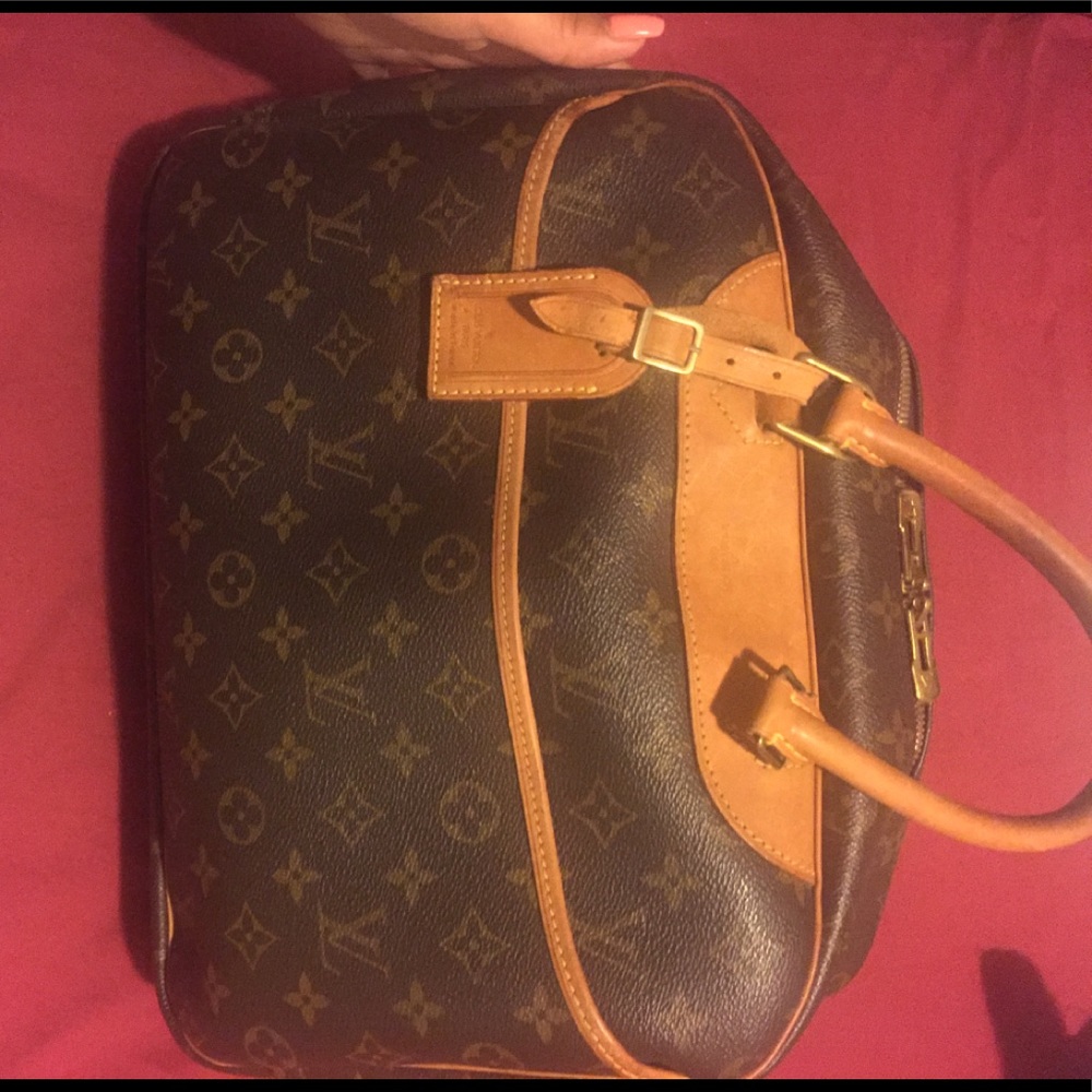 ‼️SOLD‼️ LOUIS VUITTON DEAUVILLE CLASSIC